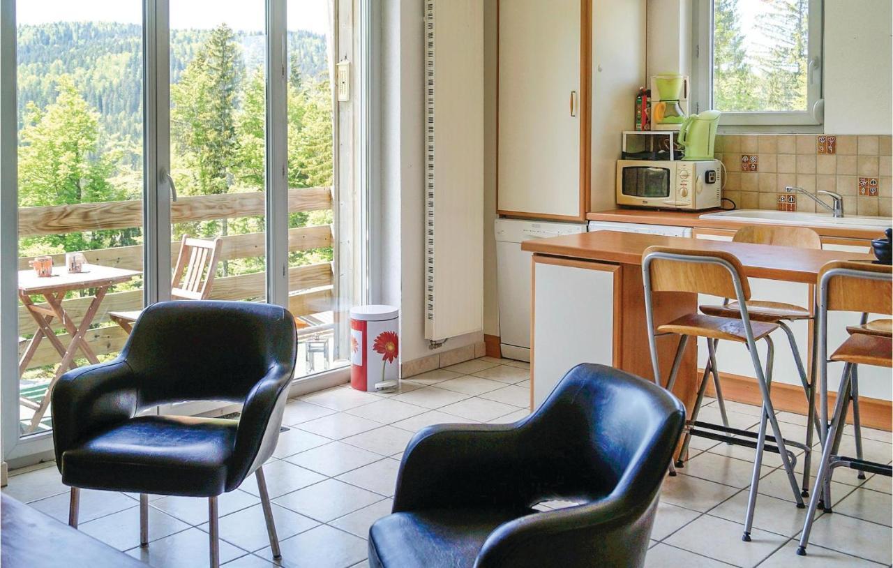 Cozy Apartment In Premanon With Kitchenette المظهر الخارجي الصورة