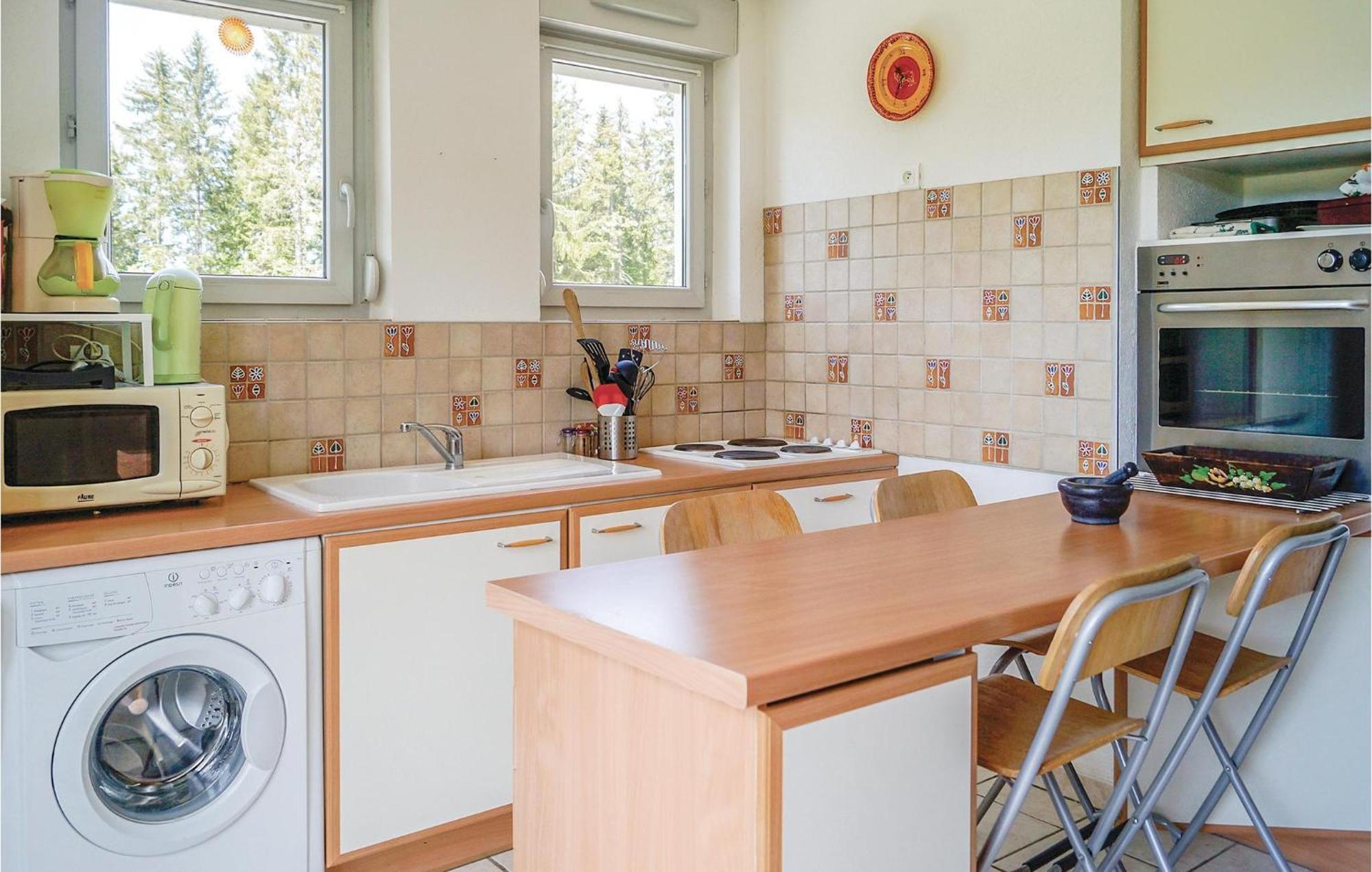 Cozy Apartment In Premanon With Kitchenette المظهر الخارجي الصورة