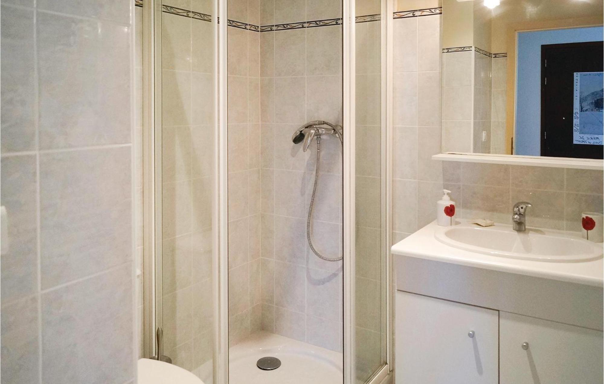 Cozy Apartment In Premanon With Kitchenette المظهر الخارجي الصورة